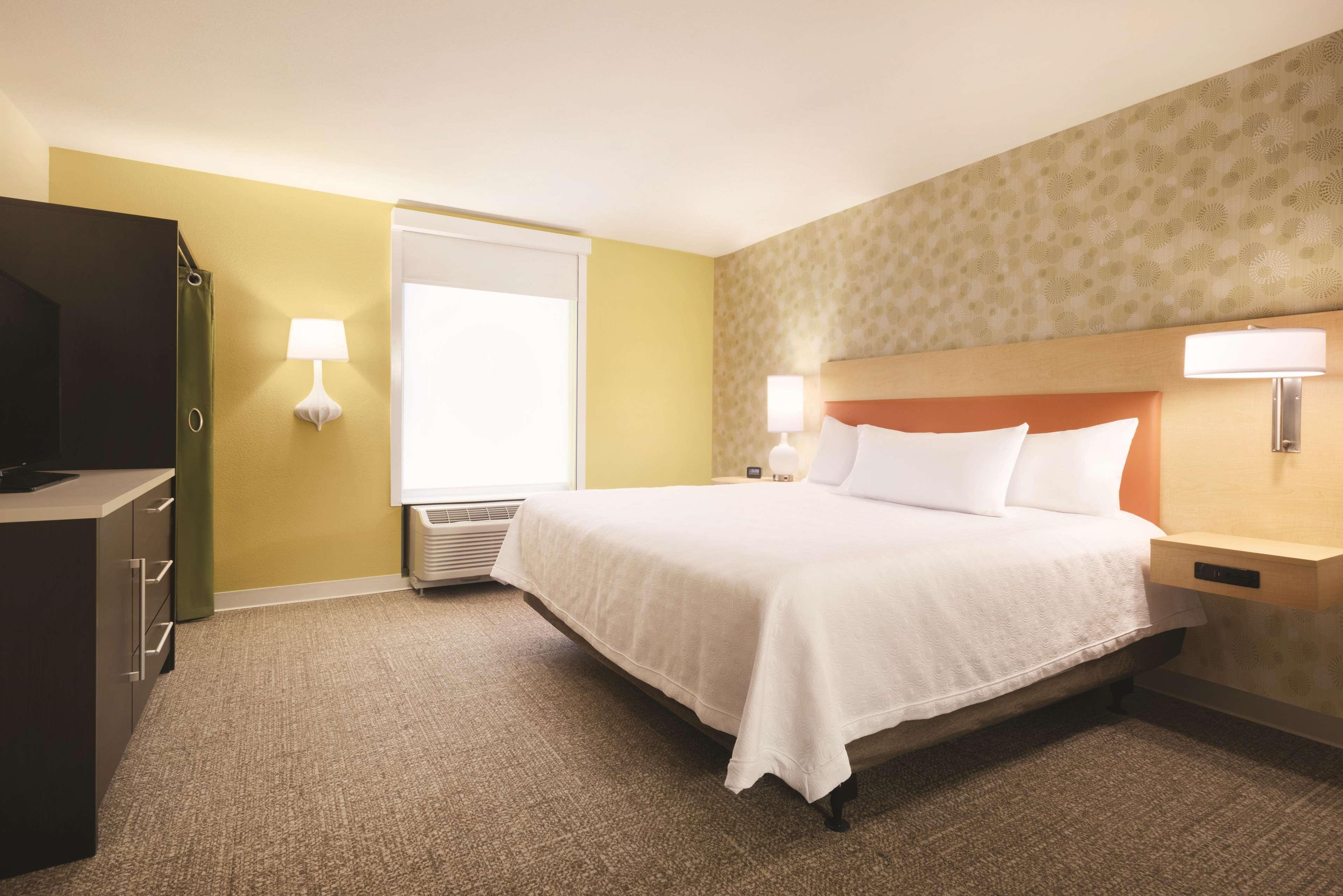 Home2 Suites By Hilton Iowa City Coralville Exterior photo