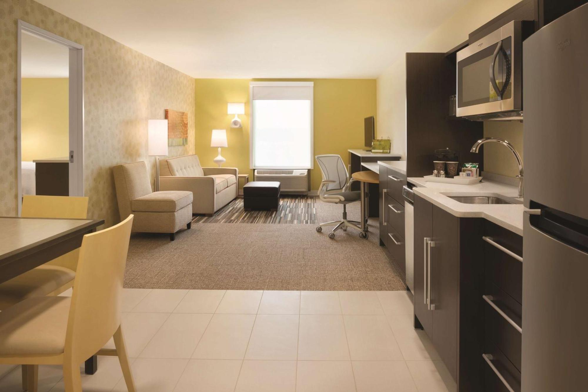 Home2 Suites By Hilton Iowa City Coralville Exterior photo
