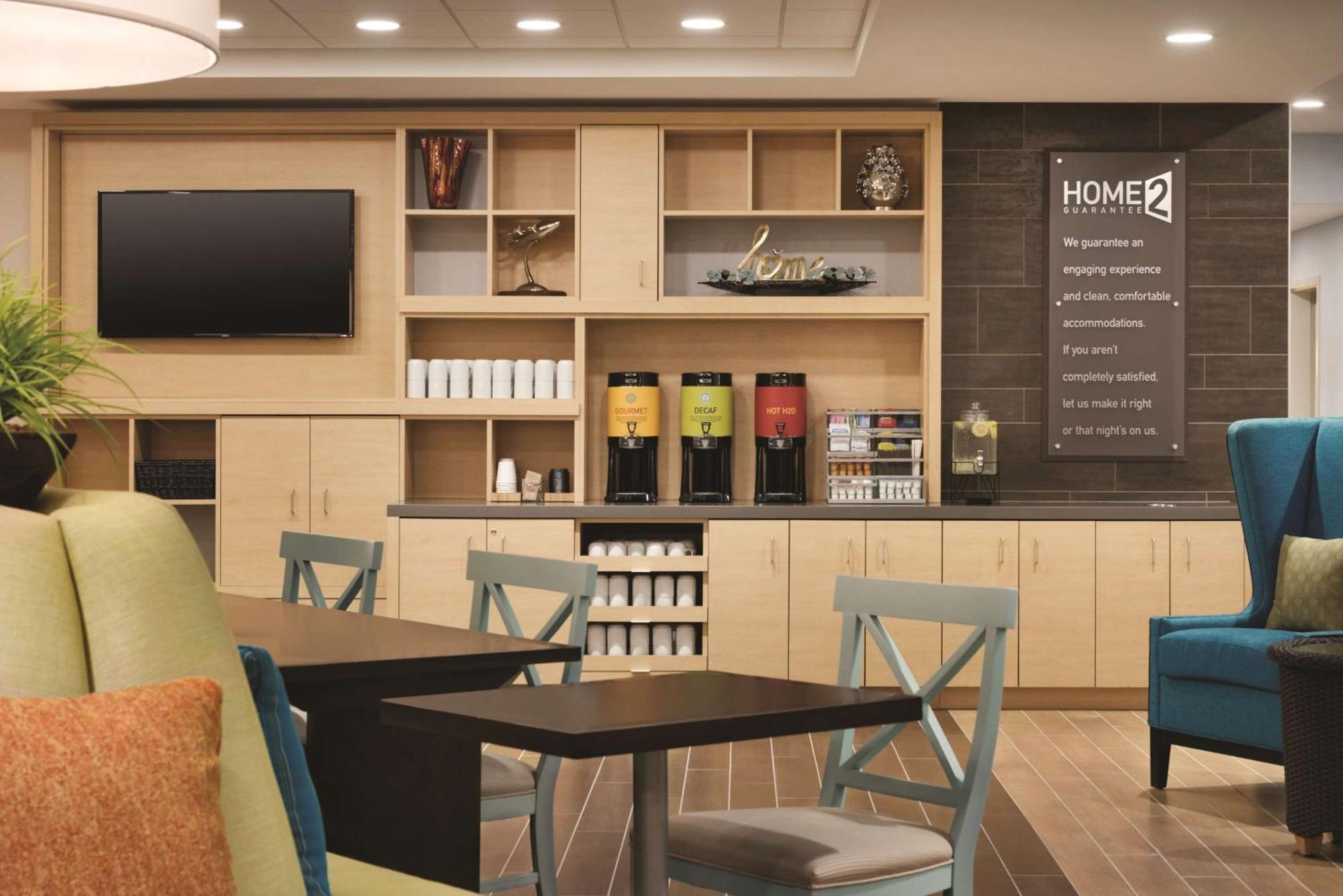 Home2 Suites By Hilton Iowa City Coralville Exterior photo