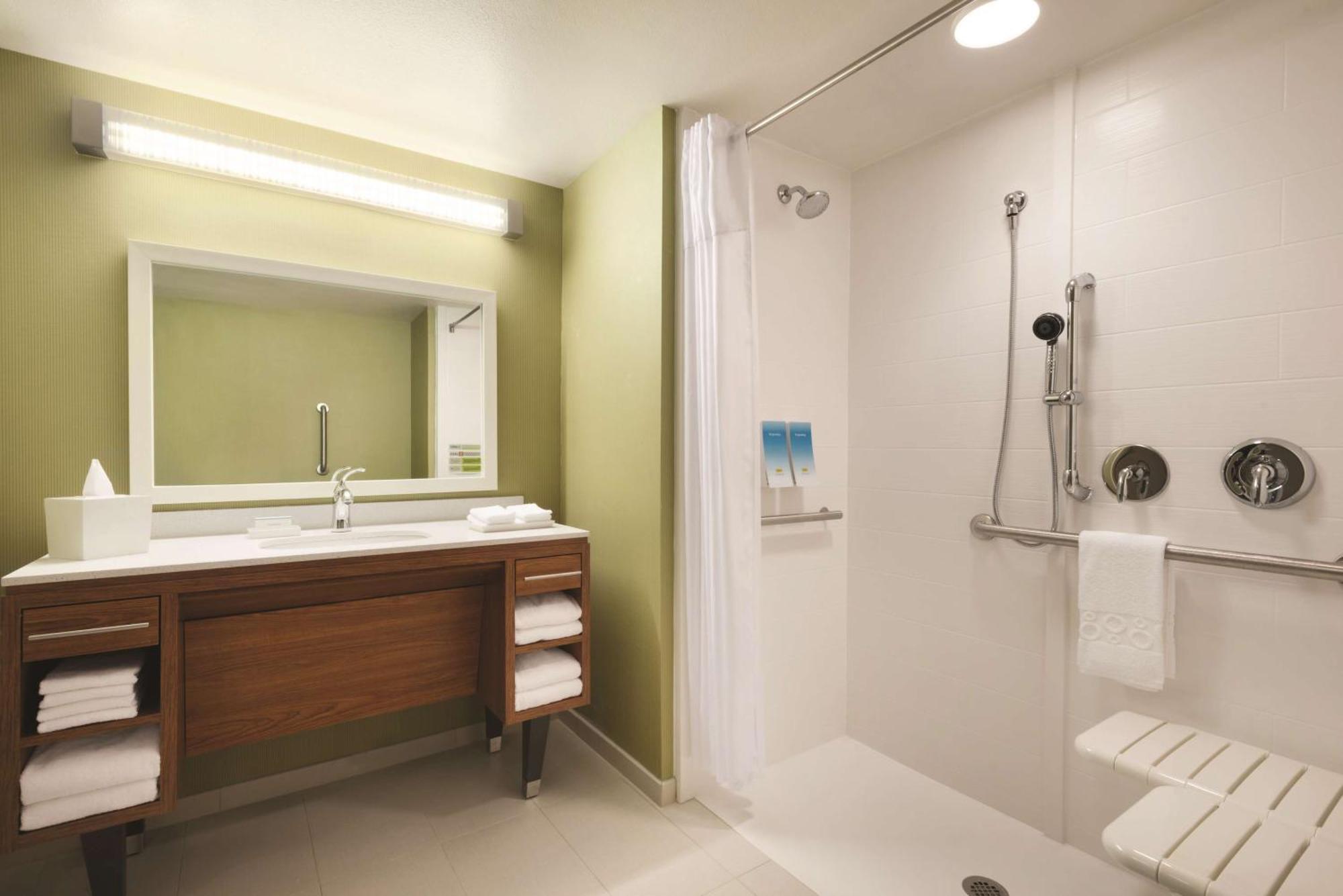 Home2 Suites By Hilton Iowa City Coralville Exterior photo