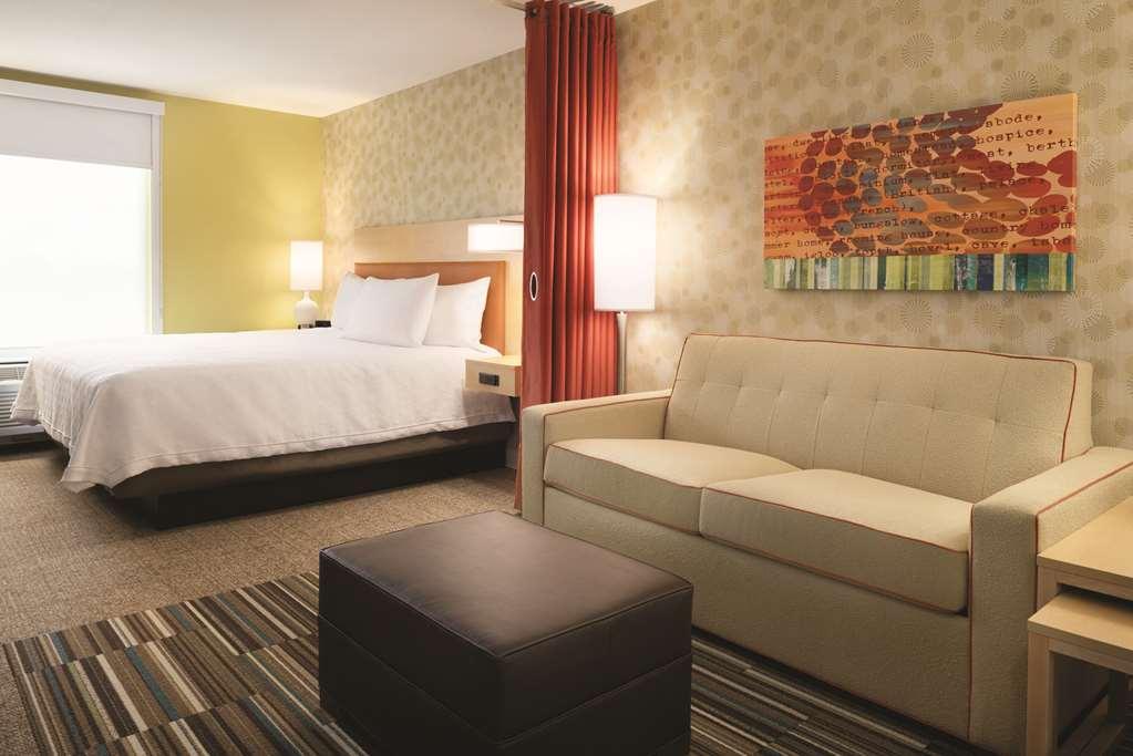 Home2 Suites By Hilton Iowa City Coralville Room photo